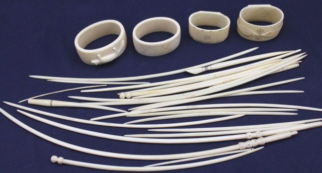 ALASKAN WALRUS TUSK IVORY NEEDLES & RINGS: ALASKAN WALRUS TUSK IVORY NEEDLES & RINGS A mixed lot to include: A lot of 26 needles and 4 carved napkin rings. Size: various Condition: GC Lot: 15395