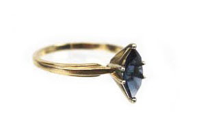 LADIES 14K GOLD BLUE STONE RING: LADIES 14K GOLD BLUE STONE RING 14K yellow gold ring with a solitaire marquise cut blue stone. Weight: 2.7g Size: 8 Condition: VGC Est. $70 - 100