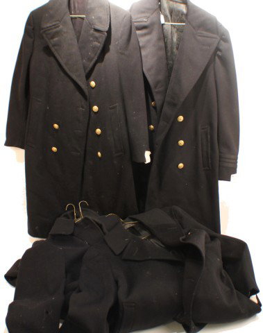 UNIFORM - US NAVY WOOL FOUL WEATHER COATS: UNIFORM - US NAVY WOOL FOUL WEATHER COATS Lot of 10 blue heavy weight wool jackets. Mixed officers and enlisted. Size: Various Condition: VG or better EST. 100-300