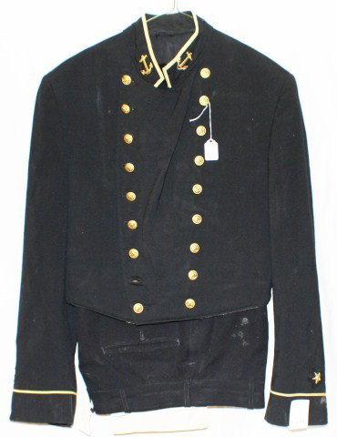 EARLY 20TH CENTURY US NAVY MIDSHIPMANS JACKET: EARLY 20TH CENTURY US NAVY MIDSHIPMANS JACKET A dress blue tunic with gold bullion wire collar edging and Cuff rank. Gilt metal anchor collar badges. Dress blue pants. Condition: VG or better EST. 100