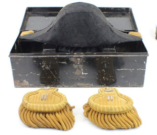LATE 19TH CENTURY US NAVY OFFICERS FULL DRESS SET: LATE 19TH CENTURY US NAVY OFFICERS FULL DRESS SET Comprising beaver skin bicorn hat with gold bullion trim and button (Liner has unattached). Brush epaulettes with fine gold wire bells and silver bull