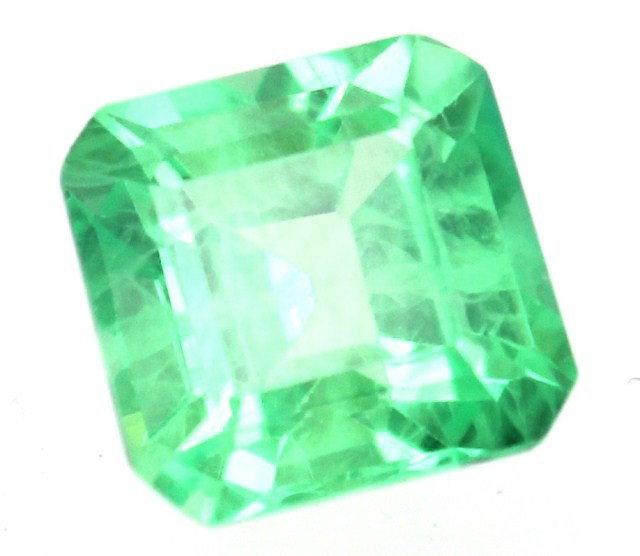 COLOMBIAN EMERALD LOOSE GEMSTONE 5.45 CTS: COLOMBIAN EMERALD LOOSE GEMSTONE 5.45 CTS 5.45 ct Colombian emerald.