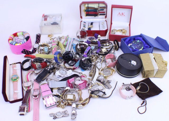 LOT OF 80+ LADIES FASHION WATCHES: LOT OF 80+ LADIES FASHION WATCHES Mixed lot of ladies wrist watches including; Anne Klein II, Elgin, Vera Bradley, Diesel, Geneva, DKNY, and more.