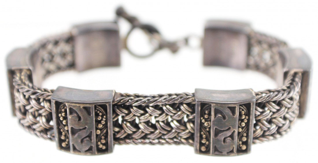 .925 STERLING SILVER LOIS HILL TEXTILE WEAVE BRACELET: LOIS HILL TEXTILE WEAVE BRACELET Lois Hill textile weave scroll stations with toggle clasp in original leather overlay box. Weight: 47.7g Size: 7"