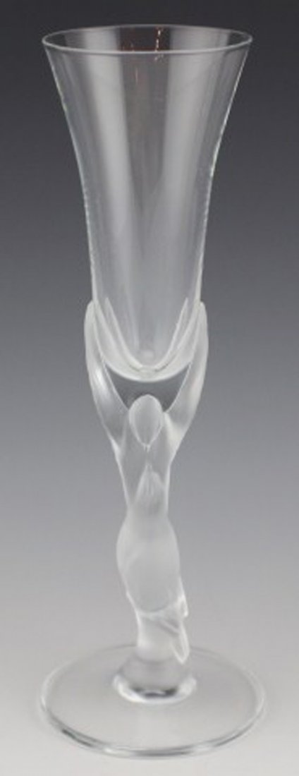 9 FABERGE CRYSTAL LIQUOR GLASSES SNOW DOVES: 9 FABERGE CRYSTAL LIQUOR GLASSES SNOW DOVES 9 Faberge Crystal Liquor Glasses in Snow Dove Pattern. Each is acid etched w/ Faberge Mark on bottom , Size: 7.5", Est. 200-400, Lot 30232
