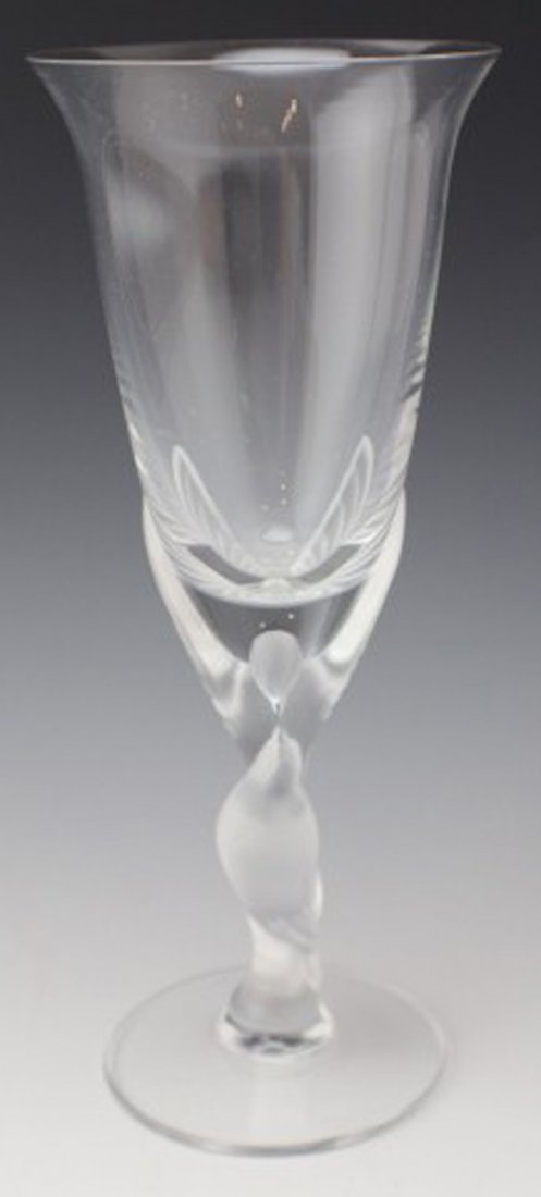 16 FABERGE CRYSTAL RED WINE GLASSES SNOW DOVES: 16 FABERGE CRYSTAL RED WINE GLASSES SNOW DOVES 16 Faberge Crystal Red Wine Glasses in Snow Dove Pattern. Each is acid etched w/ Faberge Mark on bottom. , Size: 9.5", Est. 300-600, Lot 30234