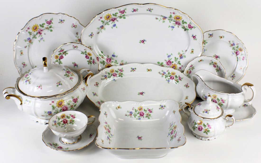 EDELSTEIN BAVARIA QUEENS ROSE 72 PIECE CHINA SET