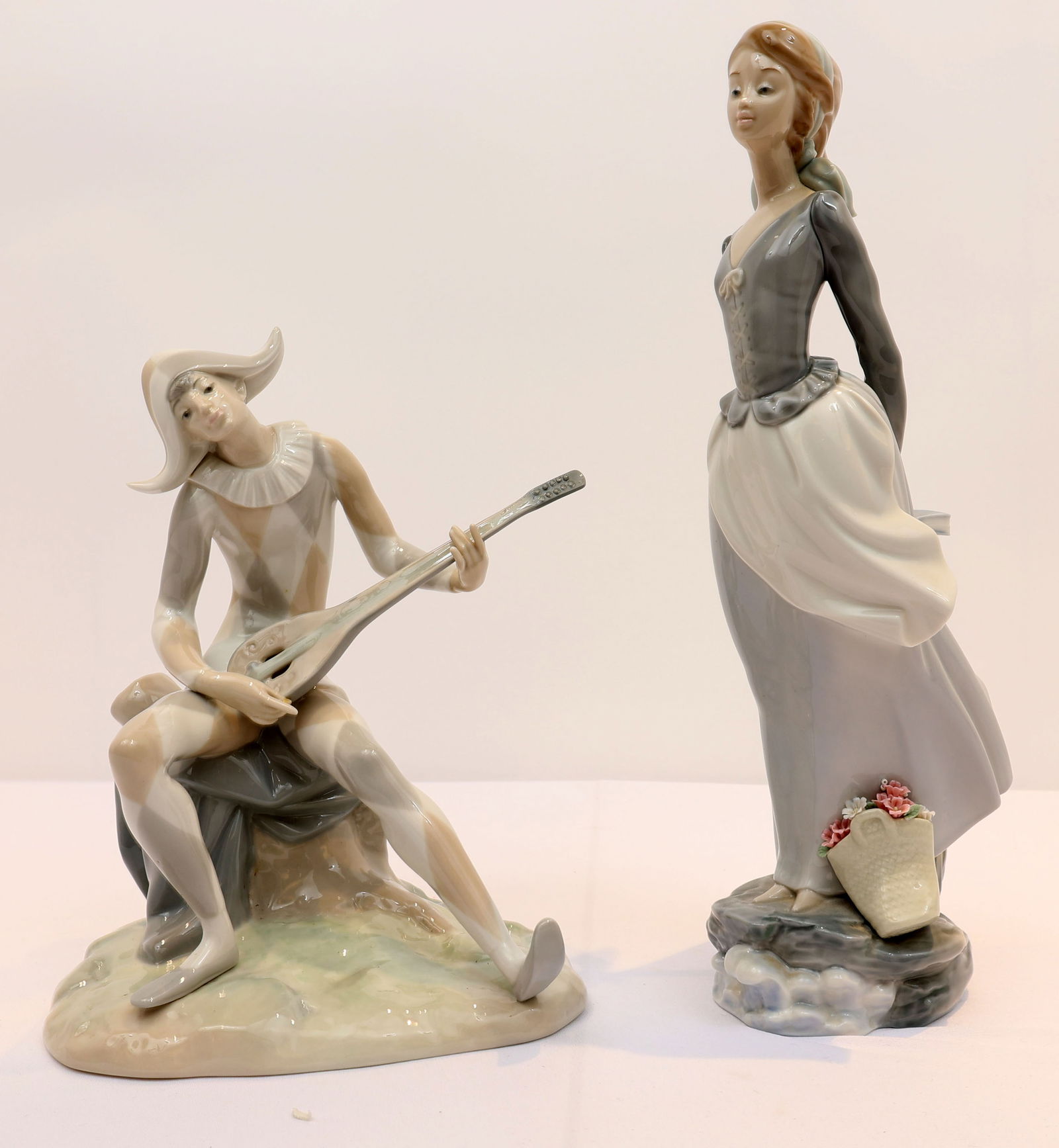 LLADRO HARLEQUIN & GIRL LEANING INTO BREEZE (1 of 3)