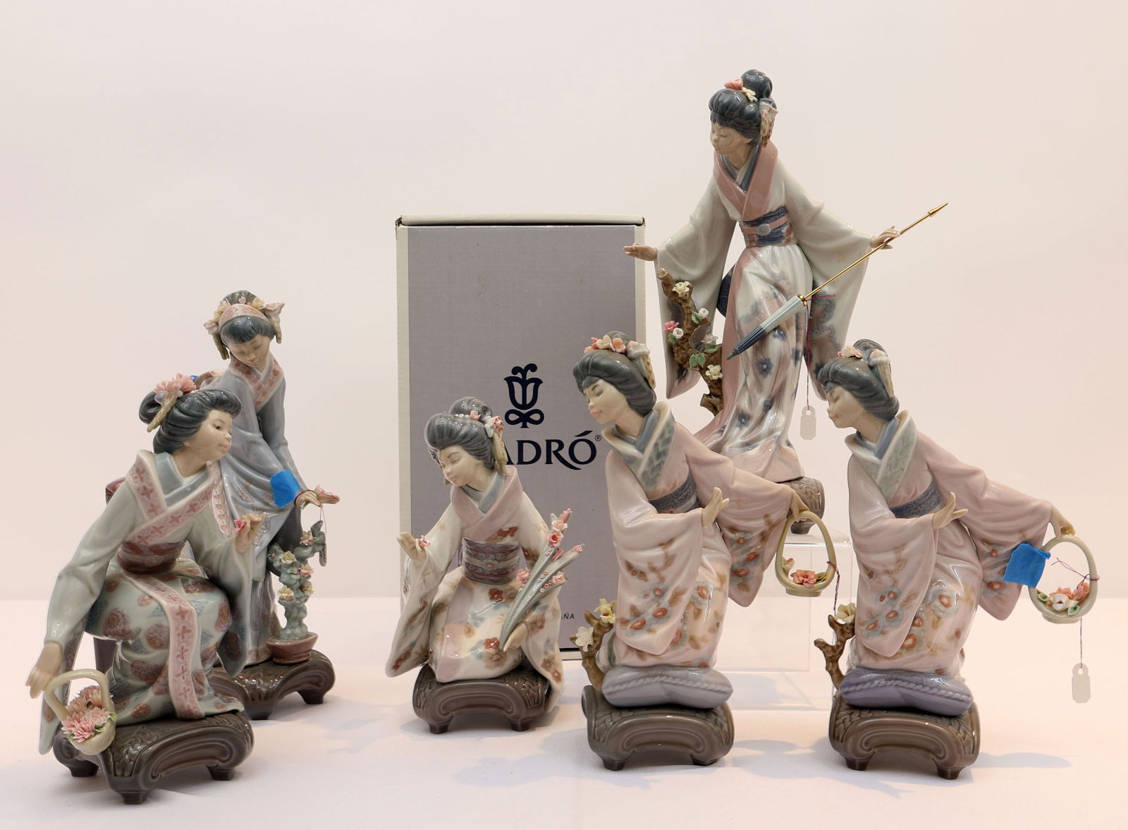 LLADRO LOT OF 6 JAPANESE GEISHA FIGURINES (1 of 3)