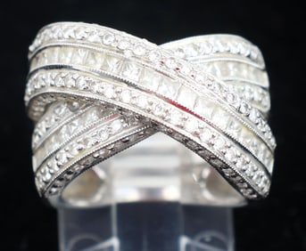 18K WHITE GOLD DIAMOND RING PRINCESS CUT CROSSOVER