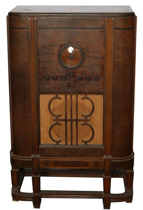 ANTIQUE RCA VICTOR FLOOR RADIO