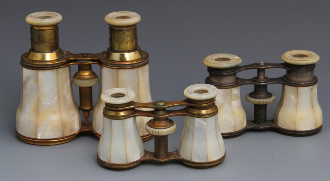 (3) PAIRS MOTHER OF PEARL OPERA GLASSES: (3) PAIRS MOTHER OF PEARL OPERA GLASSES A lot of three pairs of opera glasses, mother of pearl. Size: 3.5"