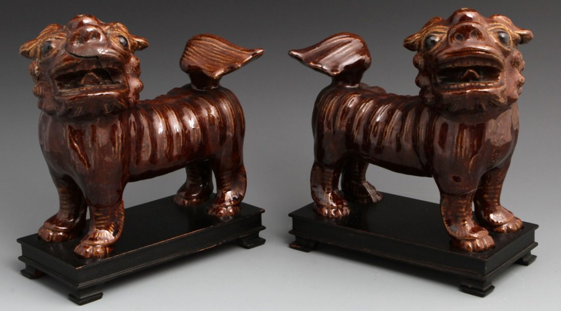 (2) CERAMIC FOO DOG STATUES WITH STANDS