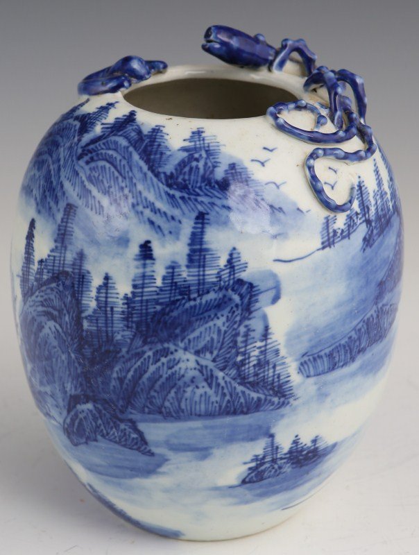 MID 19TH CENTURY CHINESE EXPORT BLUE AND WHITE JAR - 3