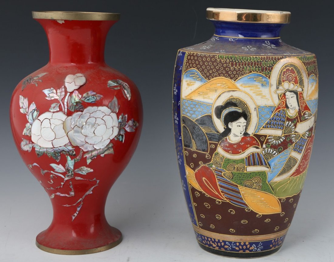 KOREAN AND JAPANESE DECORATIVE HOUSEHOLD VASES