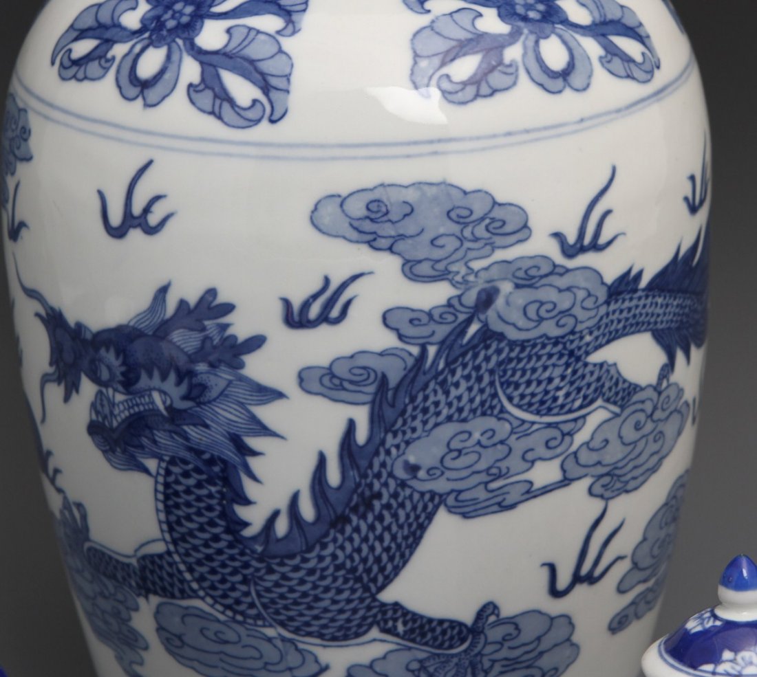 CHINESE PORCELAIN GINGER JAR AND SMALL VASES - 4