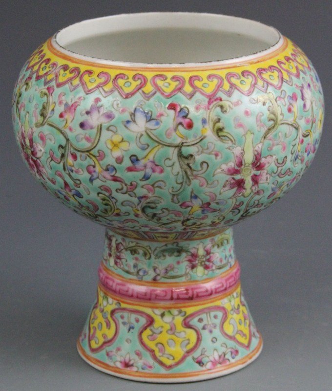 CHINESE FAMILLE ROSE GOBLET