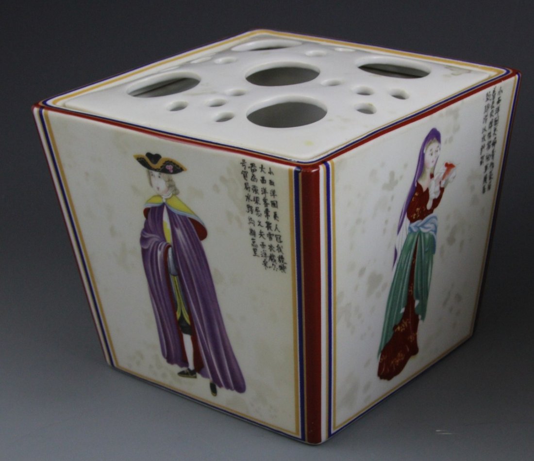 JAPANESE STYLE PORCELAIN ITEMS NEIMAN MARCUS - 3