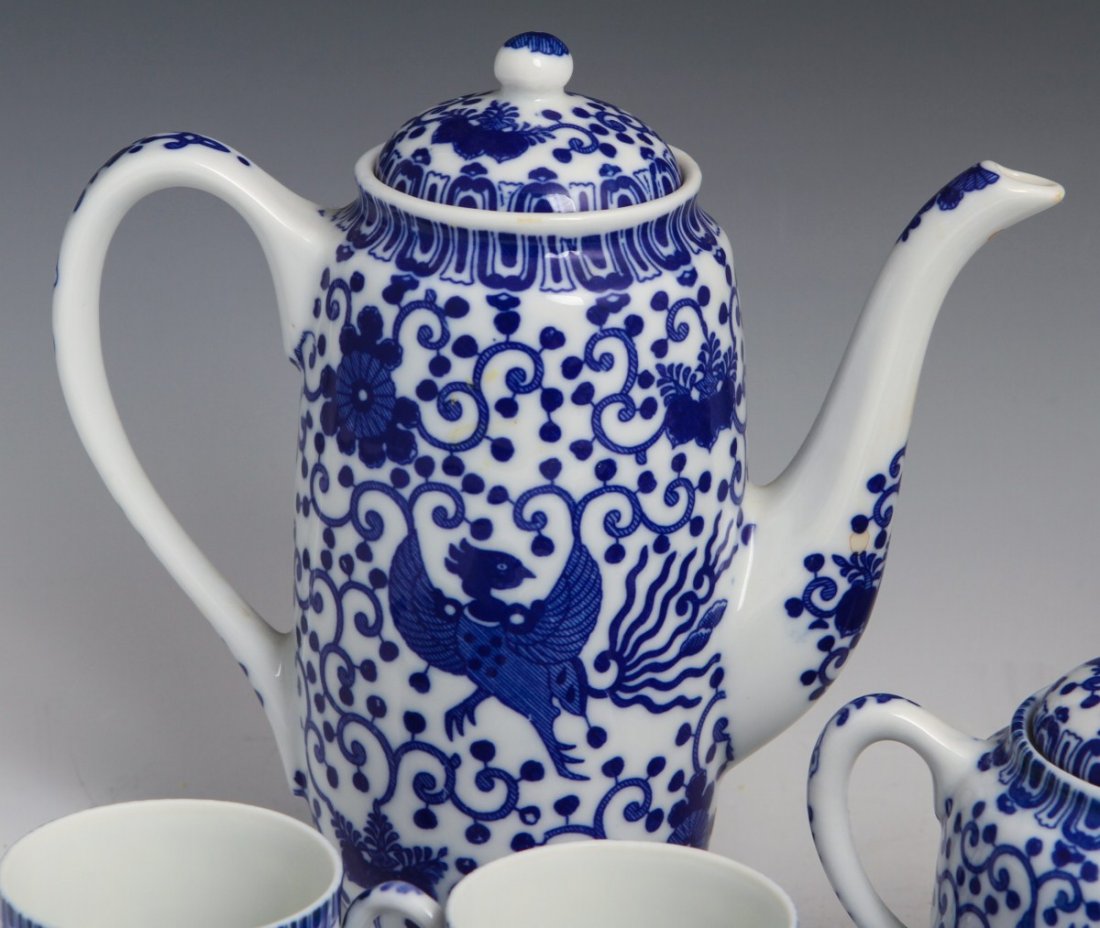 BLUE AND WHITE PORCELAIN TEA SET AND JARS - 5