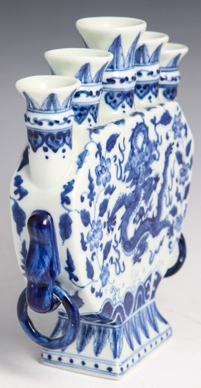 QIANLONG BLUE AND WHITE PORCELAIN TULIP VASE - 2