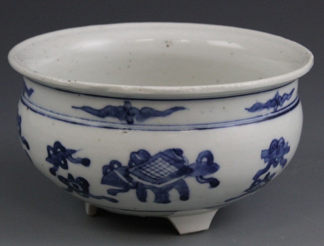 CHINESE PORCELAIN BLUE & WHITE BOWL