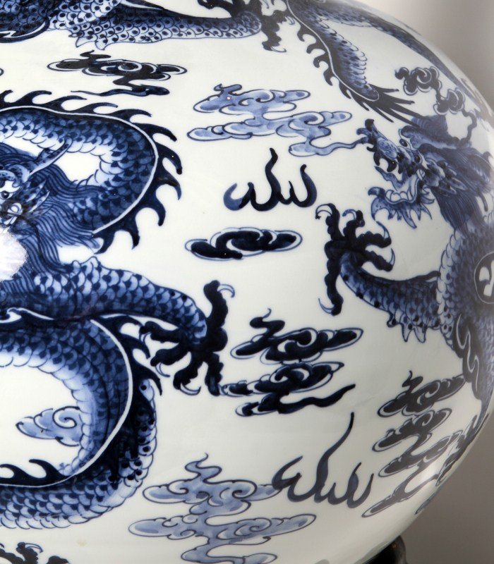 CHINESE BLUE AND WHITE PORCELAIN FLOOR VASE - 3