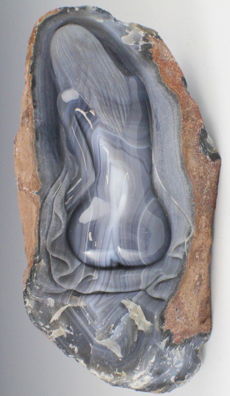 LARGE CHINESE CARVED AGATE BOULDER NUDE