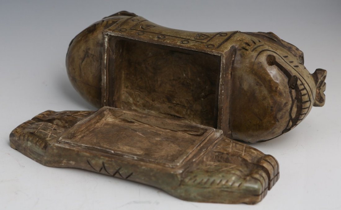 CHINESE CARVED JADEITE PILLOW - 3