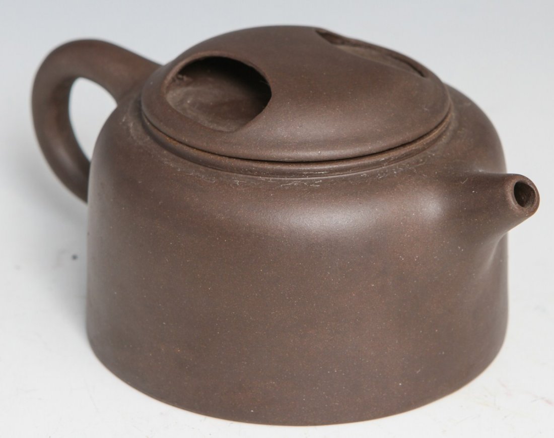 (2) CHINESE CERAMIC TEA POTS - 2