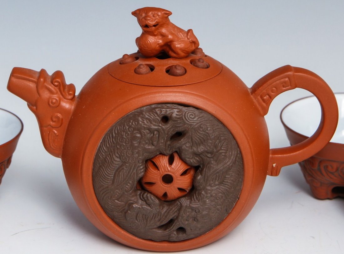 YIXING ZISHA SHISHI TEAPOT WITH MATCHING CUPS - 3
