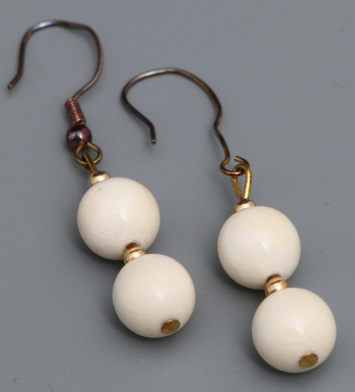 IVORY BEAD NECKLACE AND EARRINGS - 2