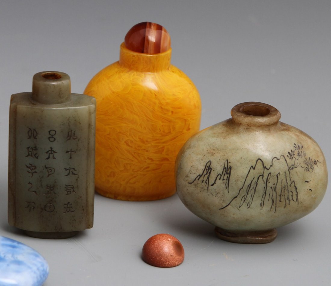 STONE GLASS PORCELAIN SNUFF BOTTLES - 3