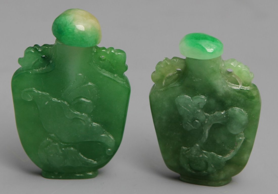 PAIR OF EMERALD GREEN JADE CHINESE SNUFF BOTTLES