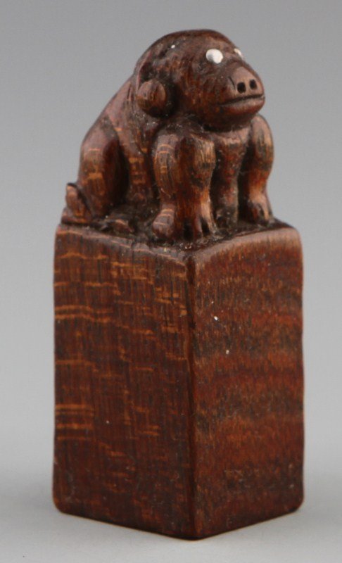 JAPANESE CARVED WOODEN NETSUKE FOO DOG SEAL