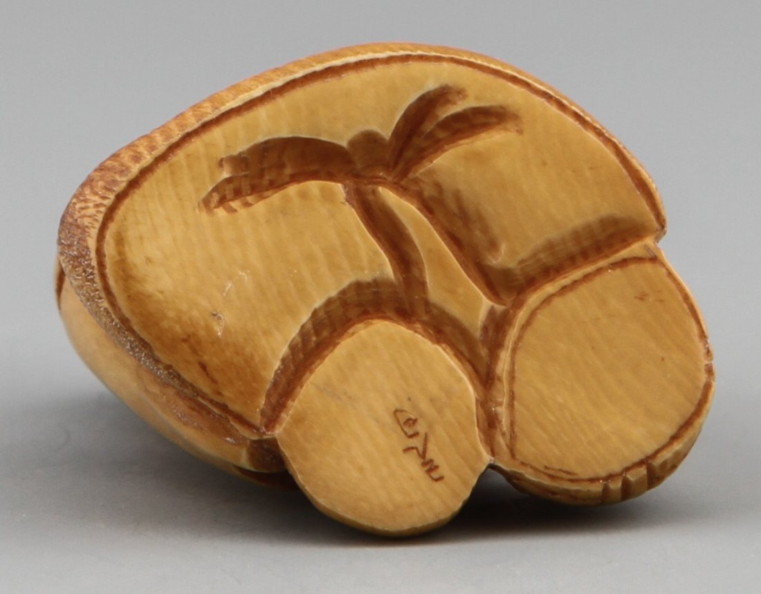 JAPANESE CARVED IVORY NETSUKE SNAKE CHARMER - 3