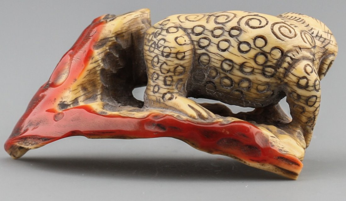 JAPANESE CARVED IVORY OKIMONO FOO DOG ON TREE - 2