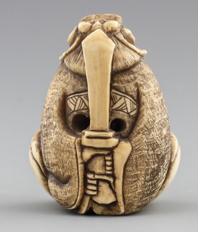 JAPANESE CARVED IVORY NETSUKE SAMURAI - 2
