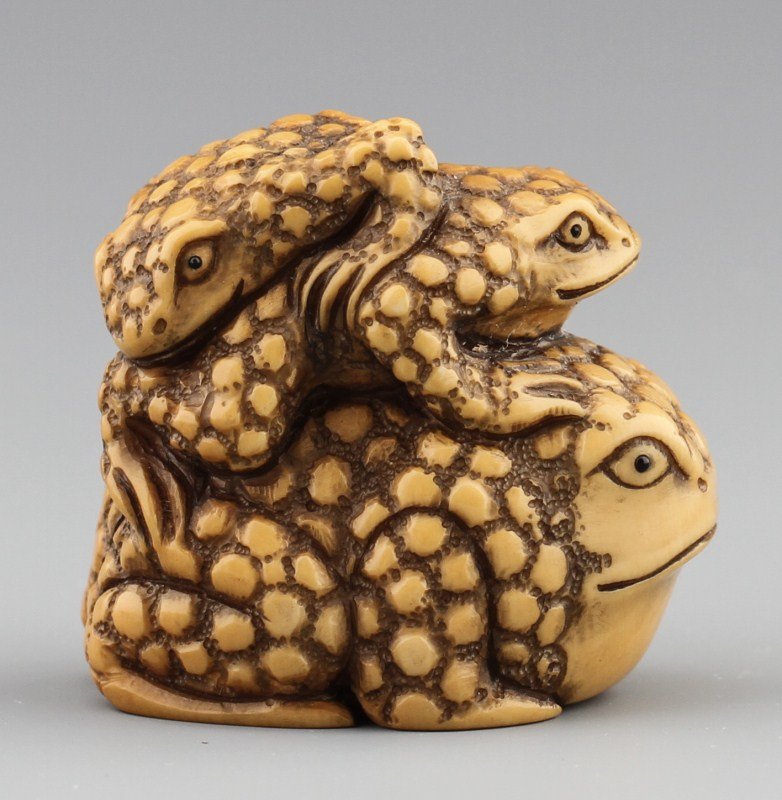 JAPANESE CARVED IVORY NETSUKE THREE TOADS