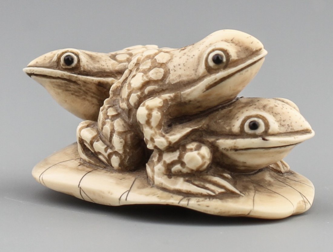 JAPANESE CARVED IVORY NETSUKE THREE TOADS