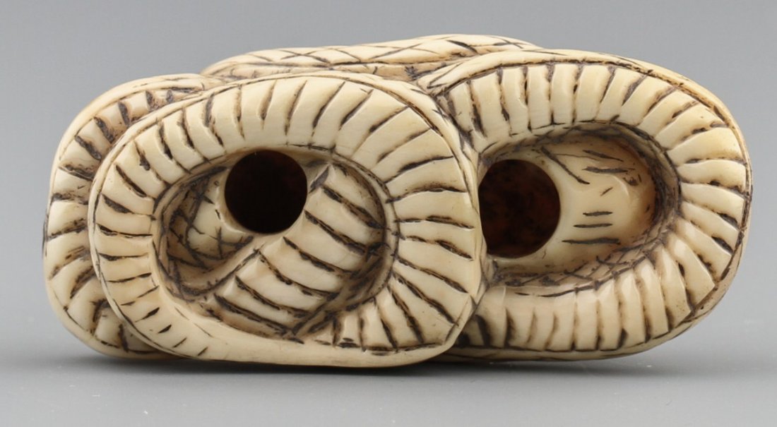 JAPANESE CARVED IVORY NETSUKE COILED SNAKE - 3