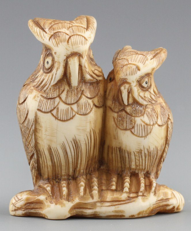 JAPANESE CARVED IVORY NETSUKE TWO OWLS