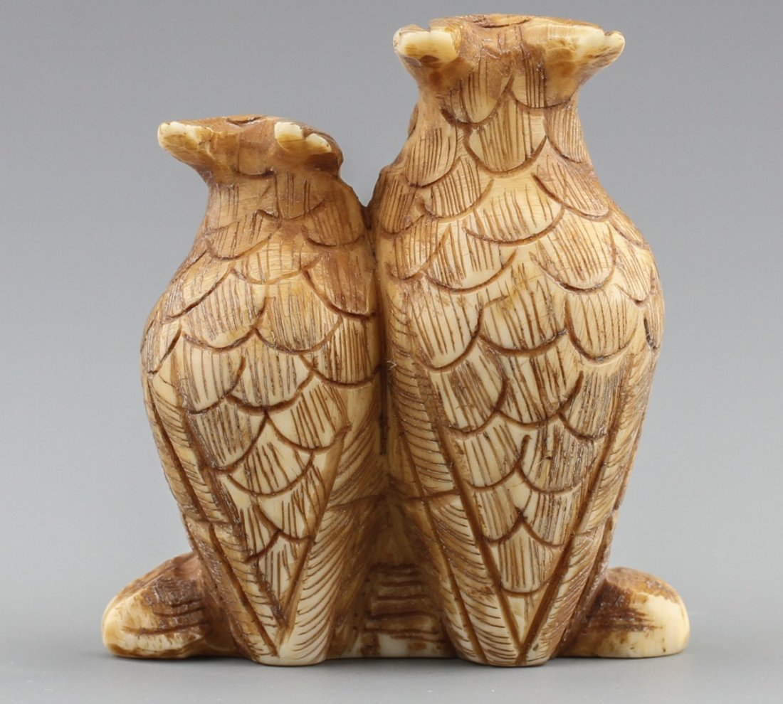 JAPANESE CARVED IVORY NETSUKE TWO OWLS - 2
