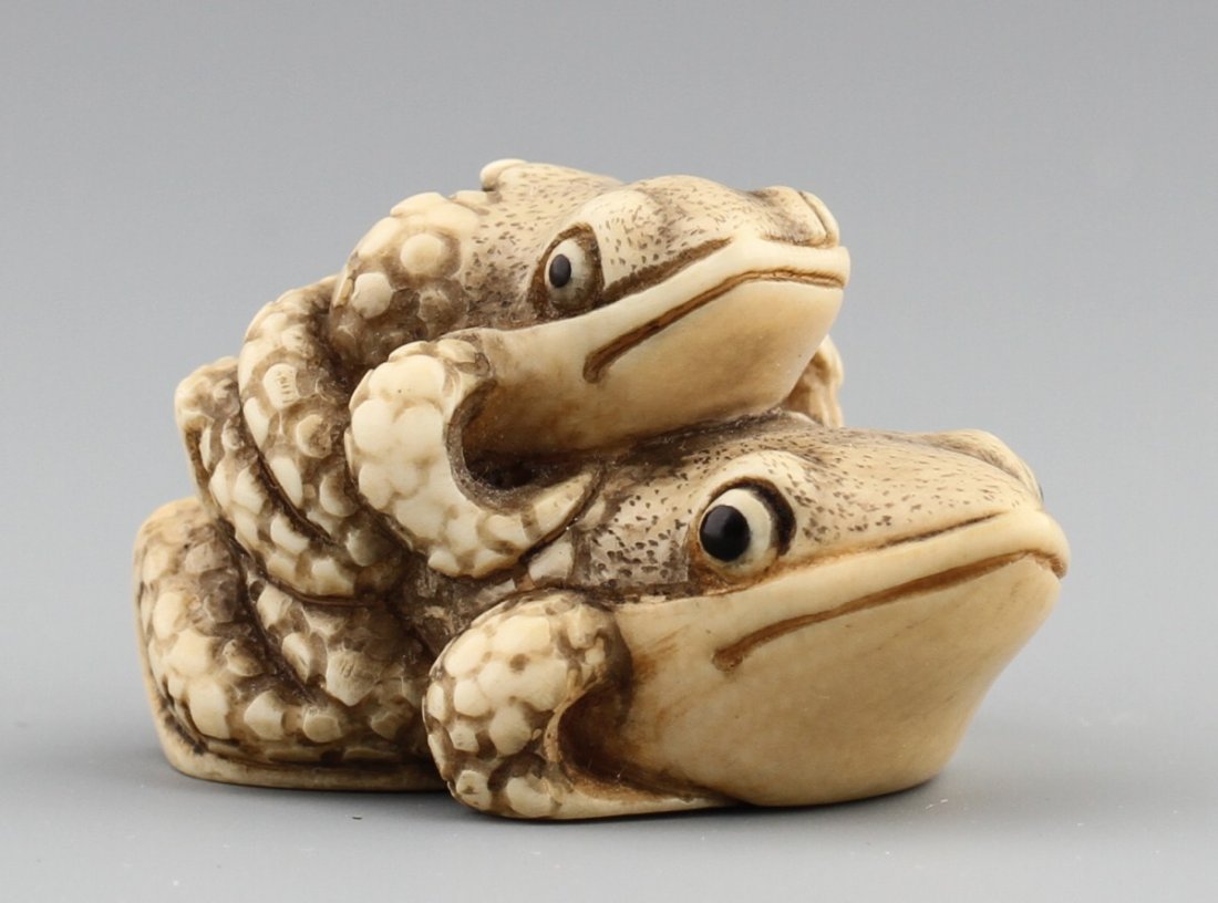 JAPANESE CARVED IVORY NETSUKE TWO FROGS