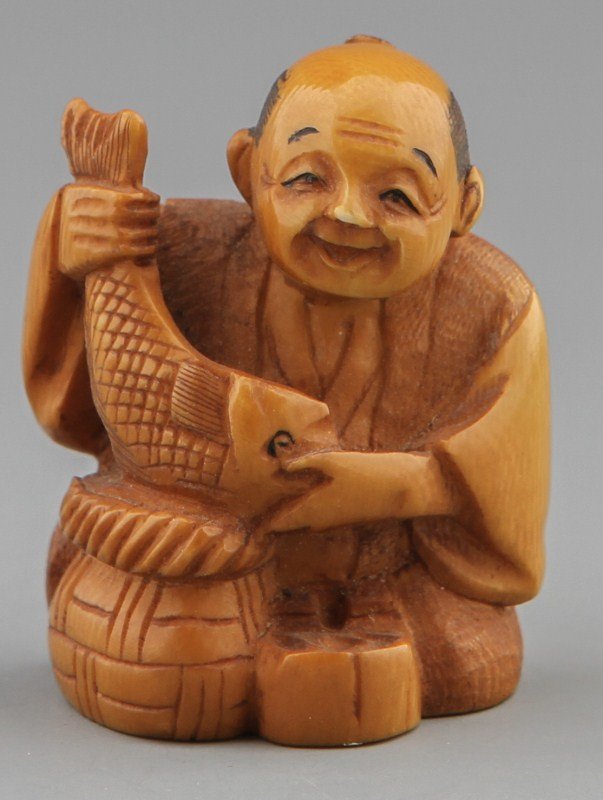JAPANESE CARVED IVORY NETSUKE FISHERMAN EBISU-GAO