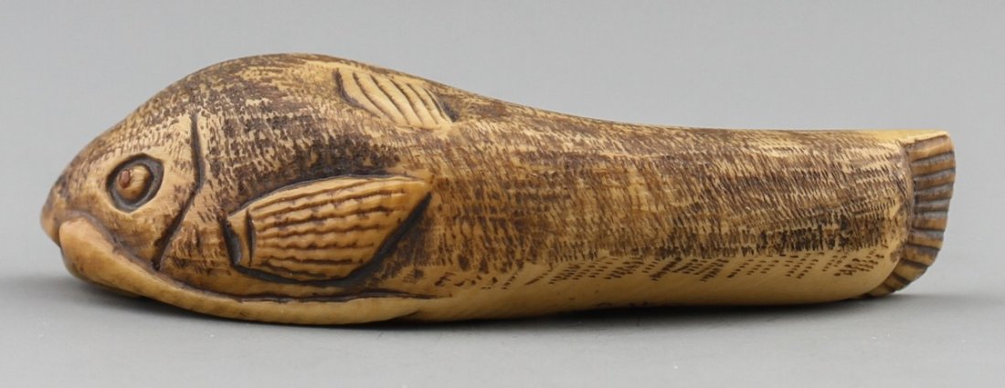 JAPANESE CARVED IVORY NETSUKE CATFISH BAISHO - 2