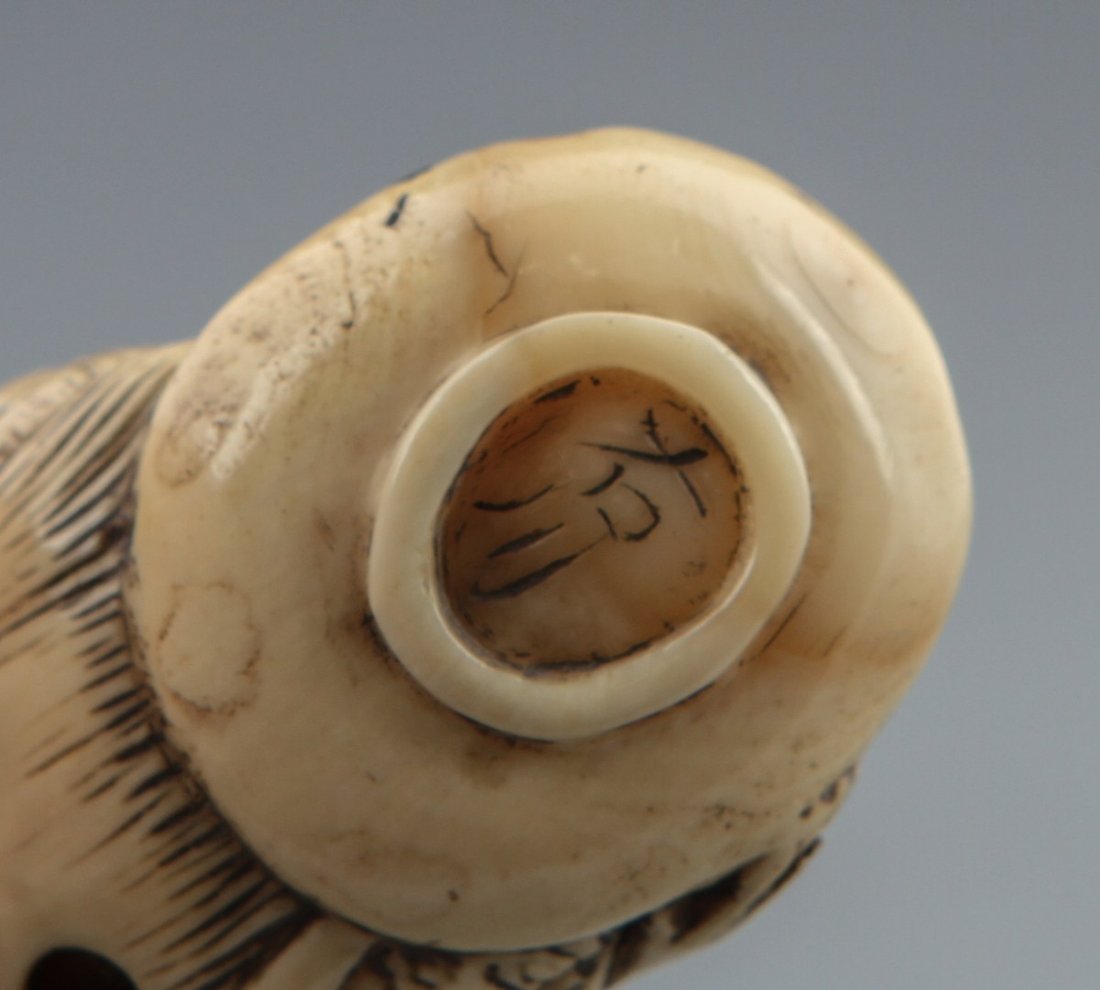 JAPANESE CARVED IVORY NETSUKE WOMAN - 3