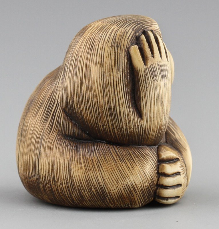 JAPANESE CARVED IVORY NETSUKE MONKEY - 2