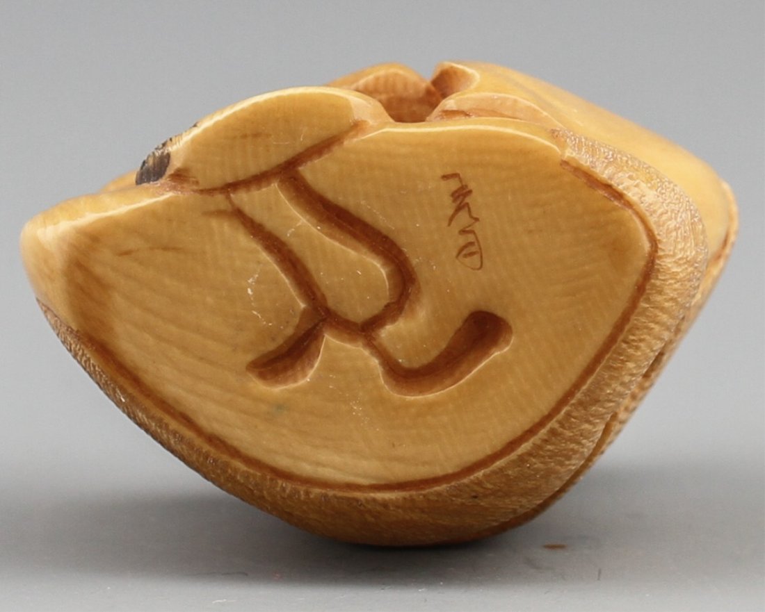JAPANESE CARVED IVORY NETSUKE MAN WITH MASK - 3