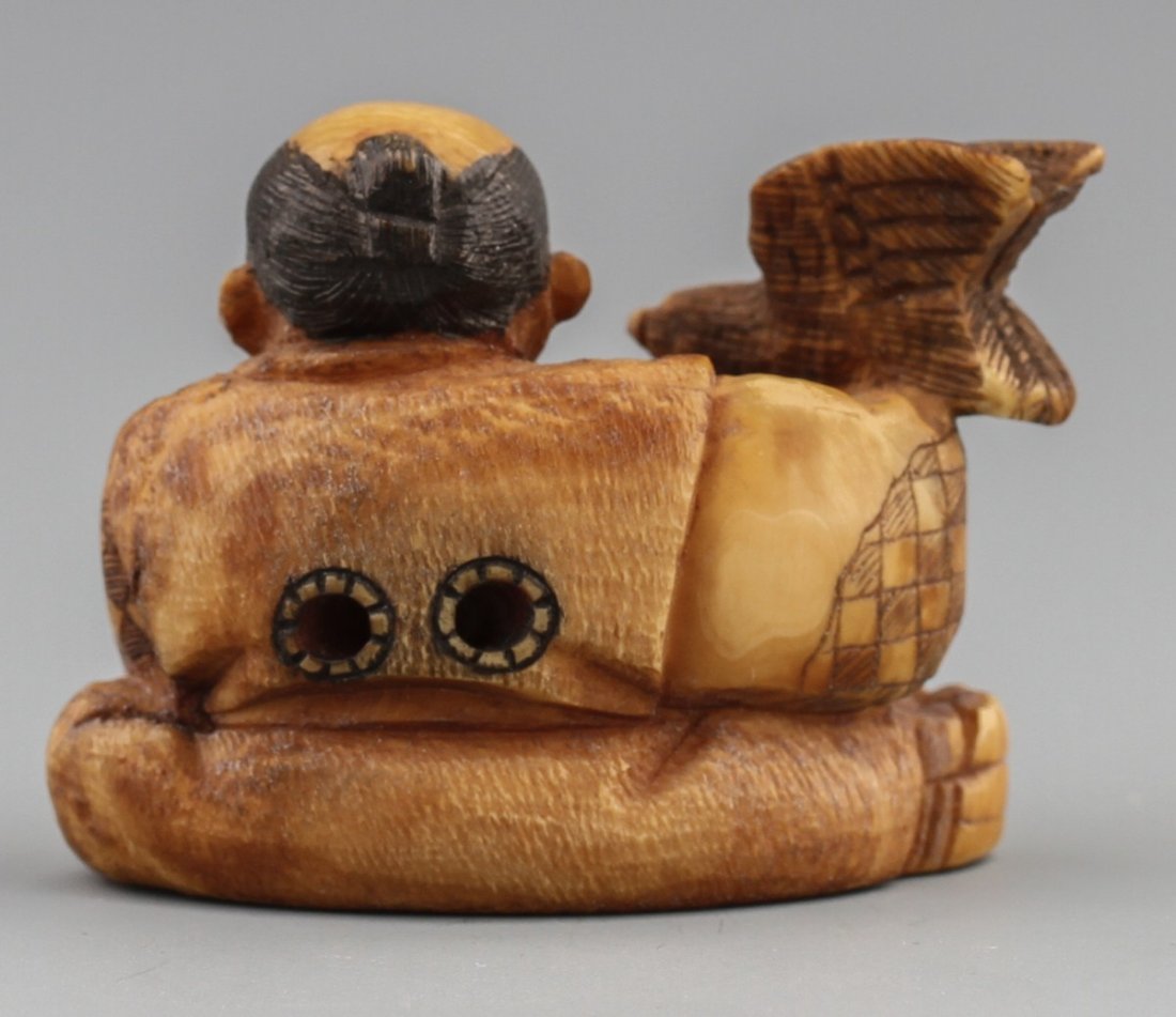 JAPANESE CARVED IVORY NETSUKE ELDER FEEDING EAGLE - 2