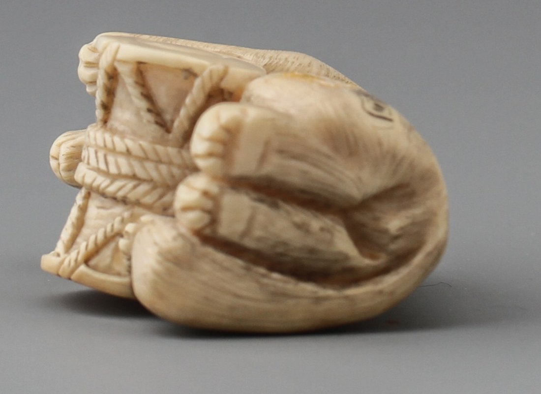 JAPANESE CARVED IVORY NETSUKE TANUKI - 3